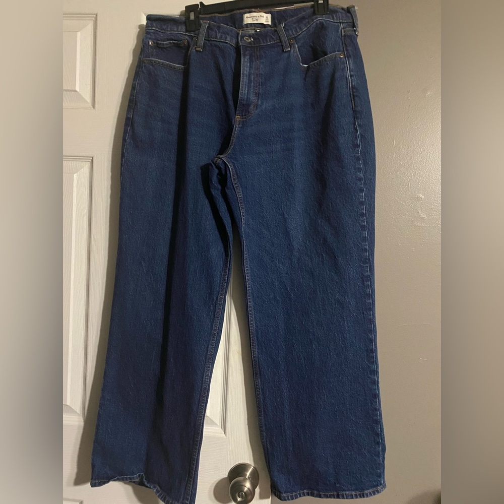 Abercrombie & Fitch the Baggy Low-Rise Jeans